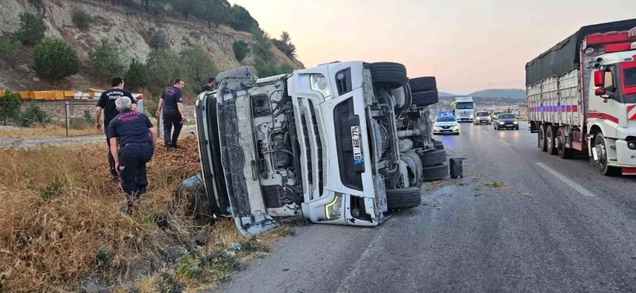 Balıkesir'de Meydana Gelen Tır Kazası Büyük Felakete Yol Açtı!