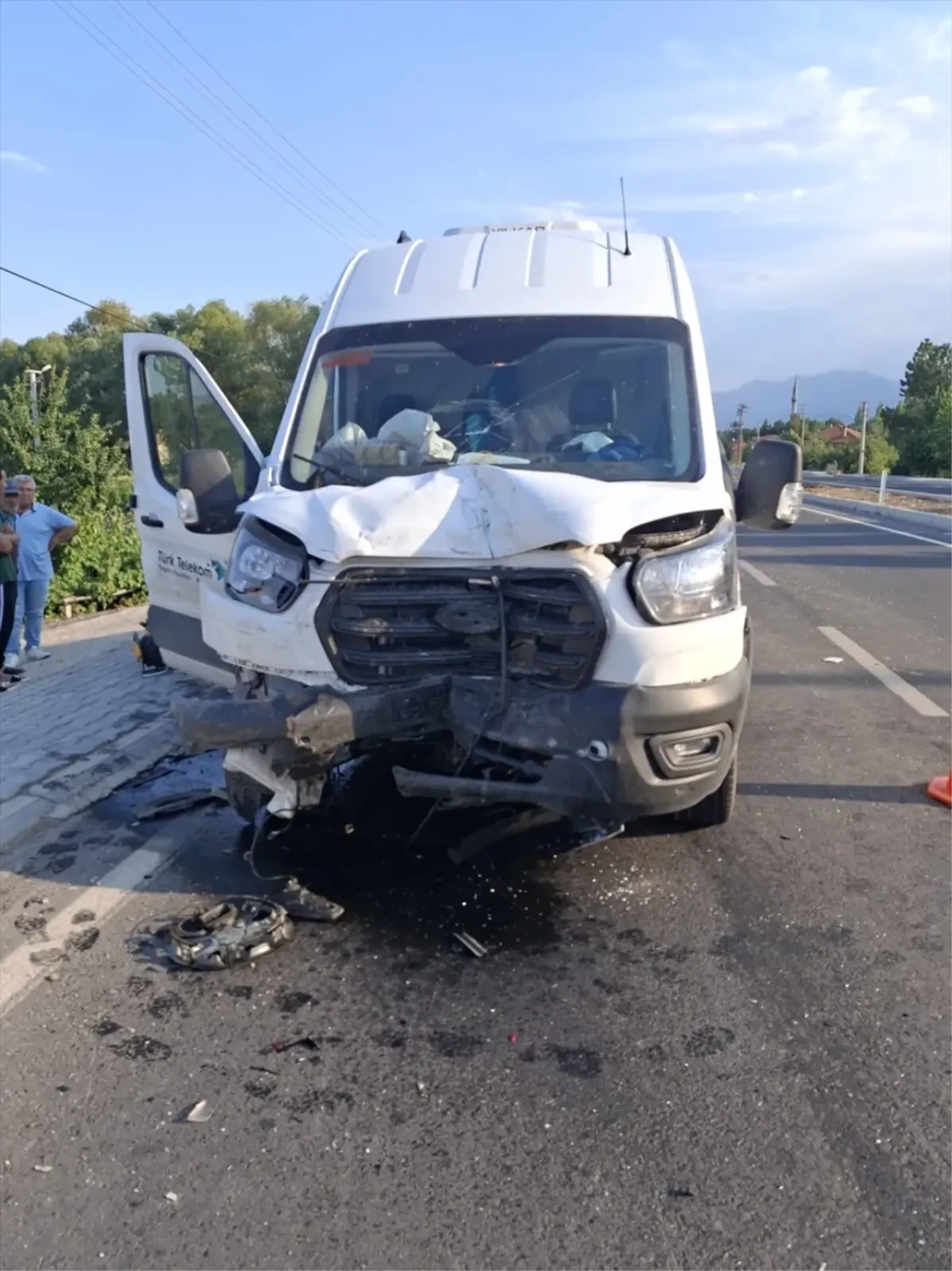 Konya Beyşehir'de Minibüs Kazası: 3 Kişi Yaralandı!