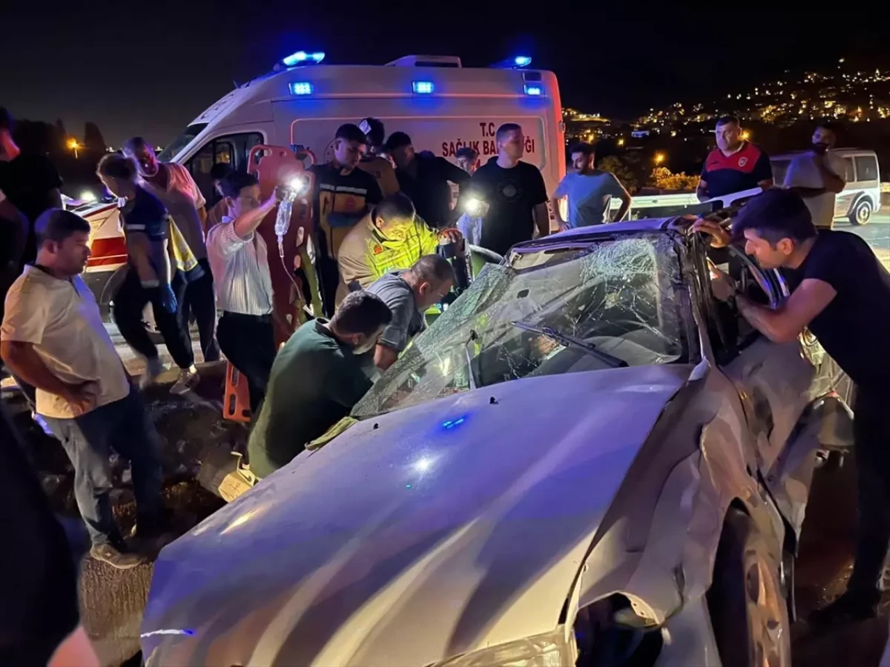 Hatay Defne'de Aileyi Vuran Trafik Kazası! 4 Yaralı!