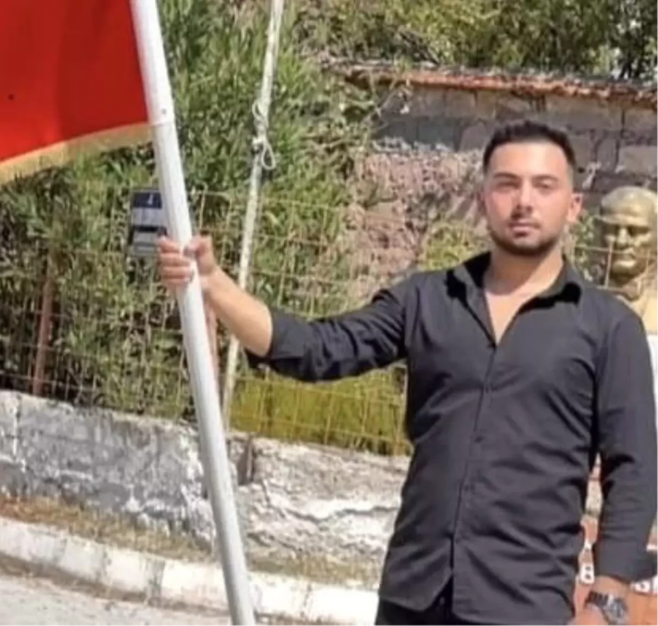 İzmir Dikili'de Muhammet Kulak Balıklama Atlarken Hayatını Kaybetti!