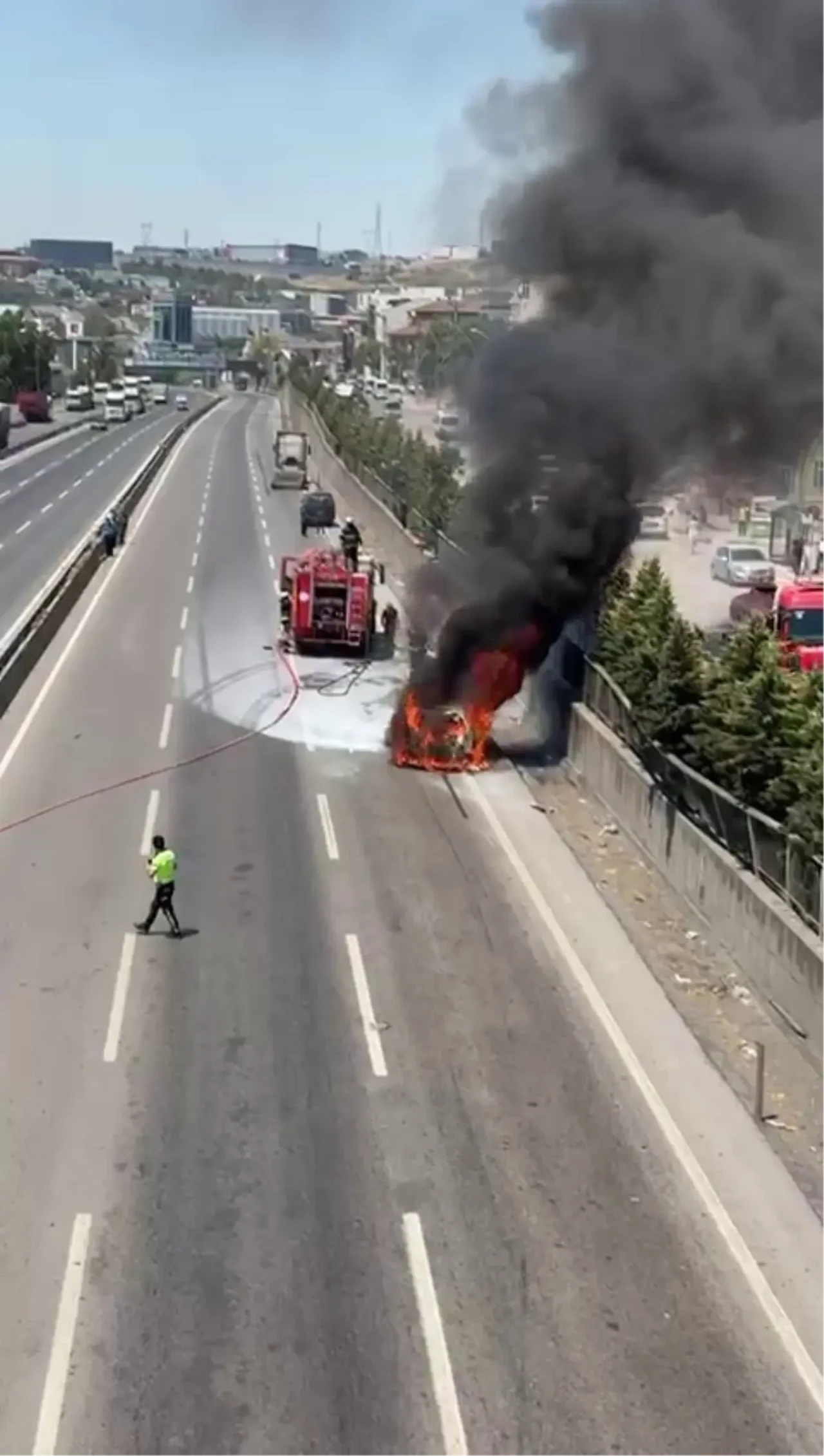 Kocaeli Dilovası'nda Felaket Otomobil Yangını Meydana Geldi!