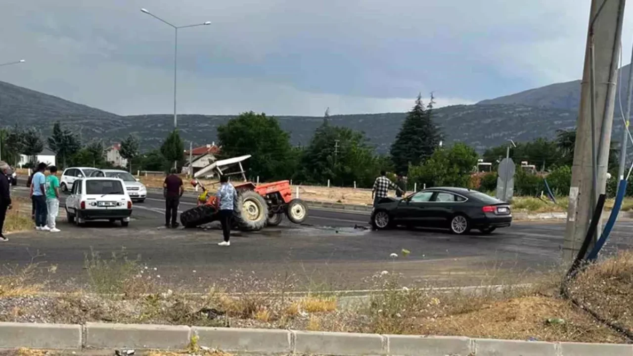 Isparta Şarkikaraağaç İlçesinde Felaket Kaza: 2 Kişi Yaralandı!