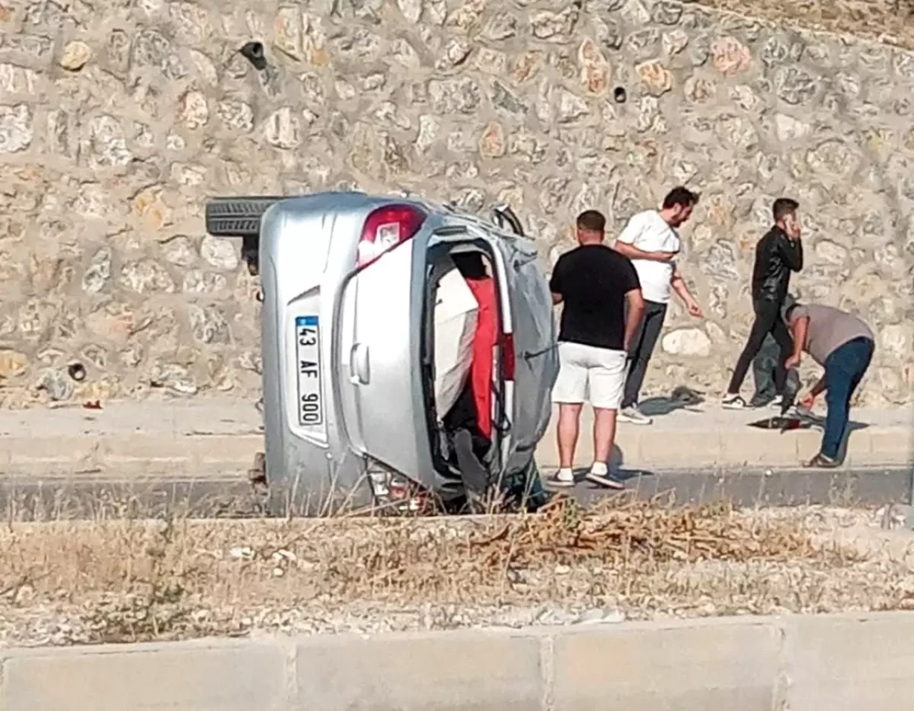 Kütahya Emet İlçesinde Araç Felaket Şekilde Takla Attı!