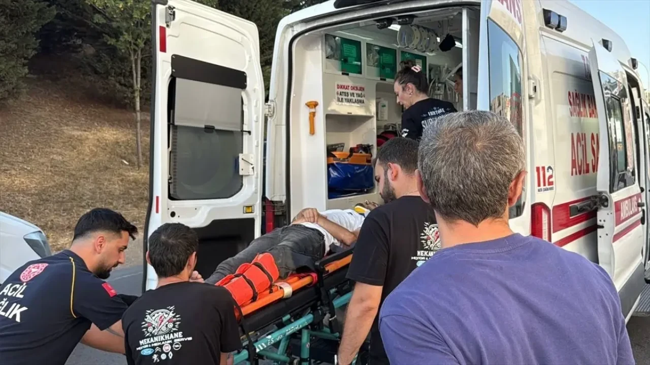 Kocaeli Gebze'de Motosiklet Kazası: Sürücü Yaralandı!