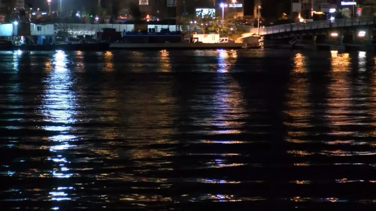 Haliç Metro Köprüsü'nden Düşen Kişi İçin Arama Kurtarma Başlatıldı!