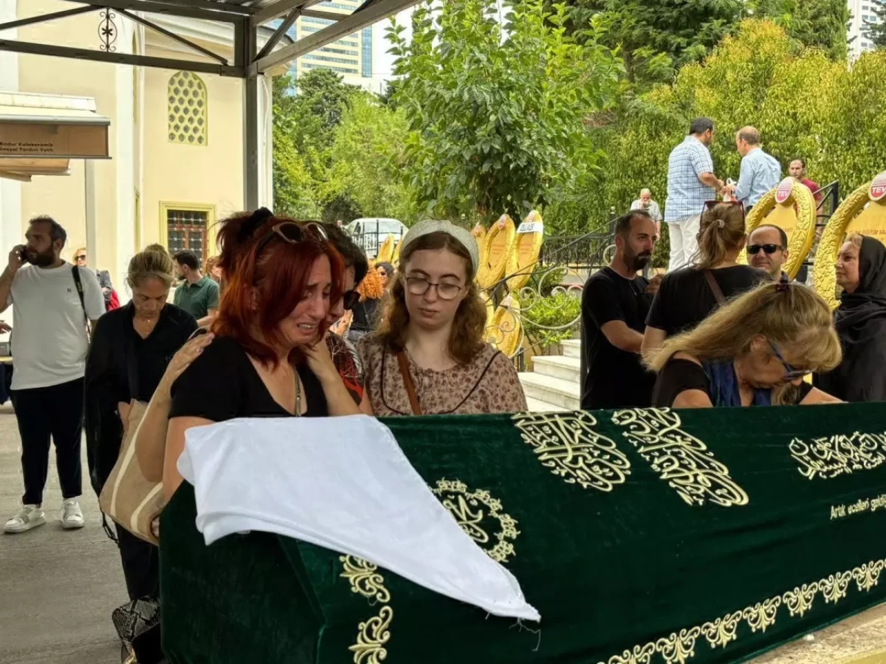 Yeşilçam'ın Usta İsimlerinden Münir Özkul'un Eşi Umman Özkul Öldü!