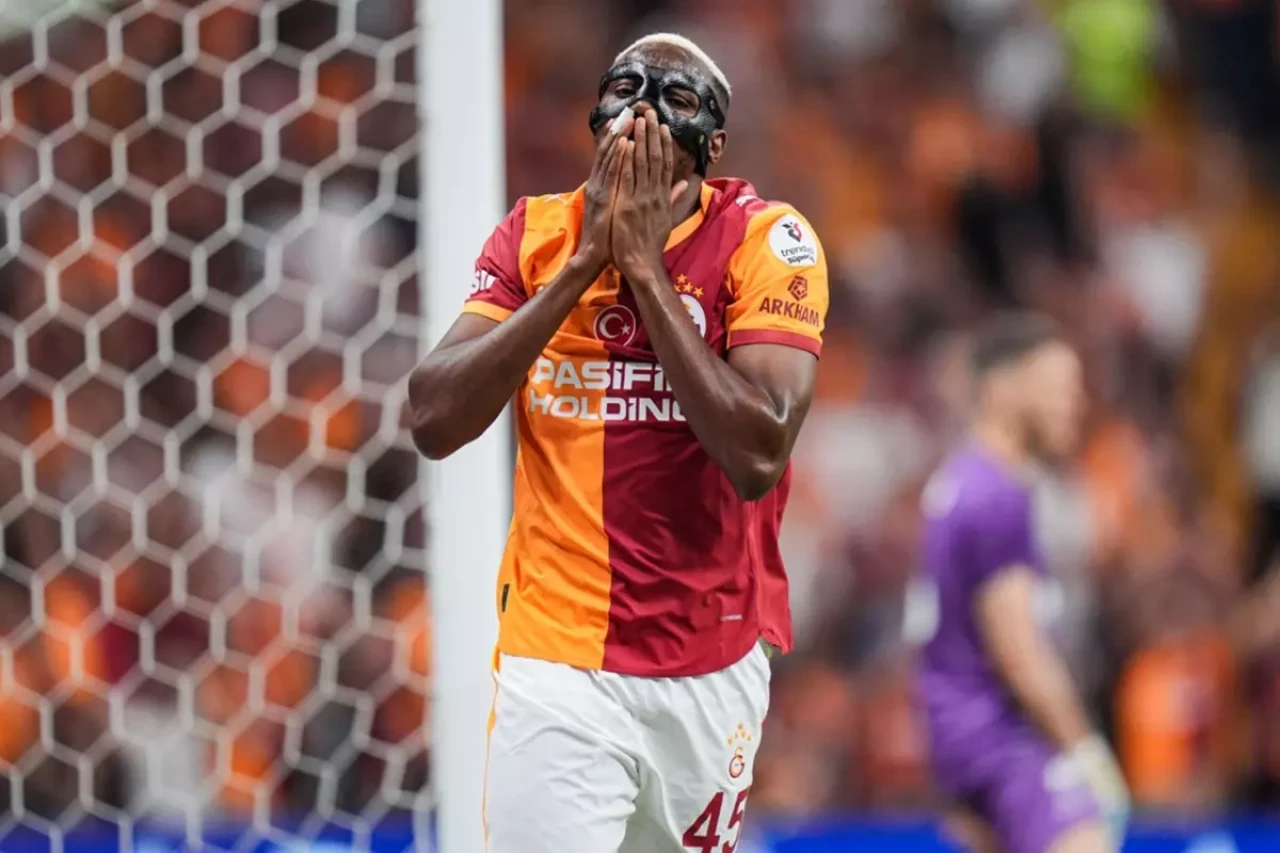 Victor Osimhen Sakatlığı: Galatasaray'ın Yıldızından Kötü Haber Geldi!