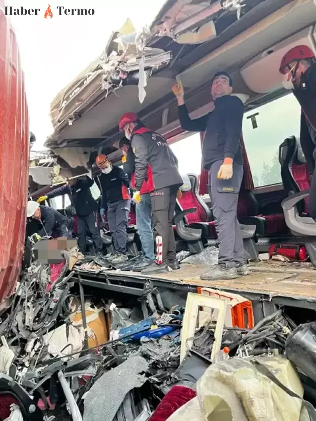 Osmaniye'de Feci Kaza: Otobüs TIR'a Çarptı, 7 Ölü 11 Yaralı. Kazada Ölenlerin İsimleri