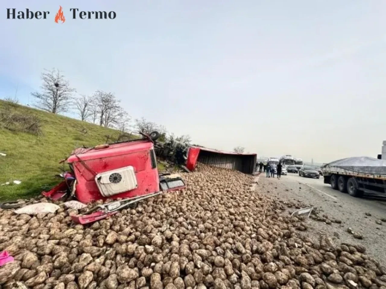 Bursa'da Zincirleme Trafik Kazası: Mobilyacı Çetin Serbest Hayatını Kaybetti