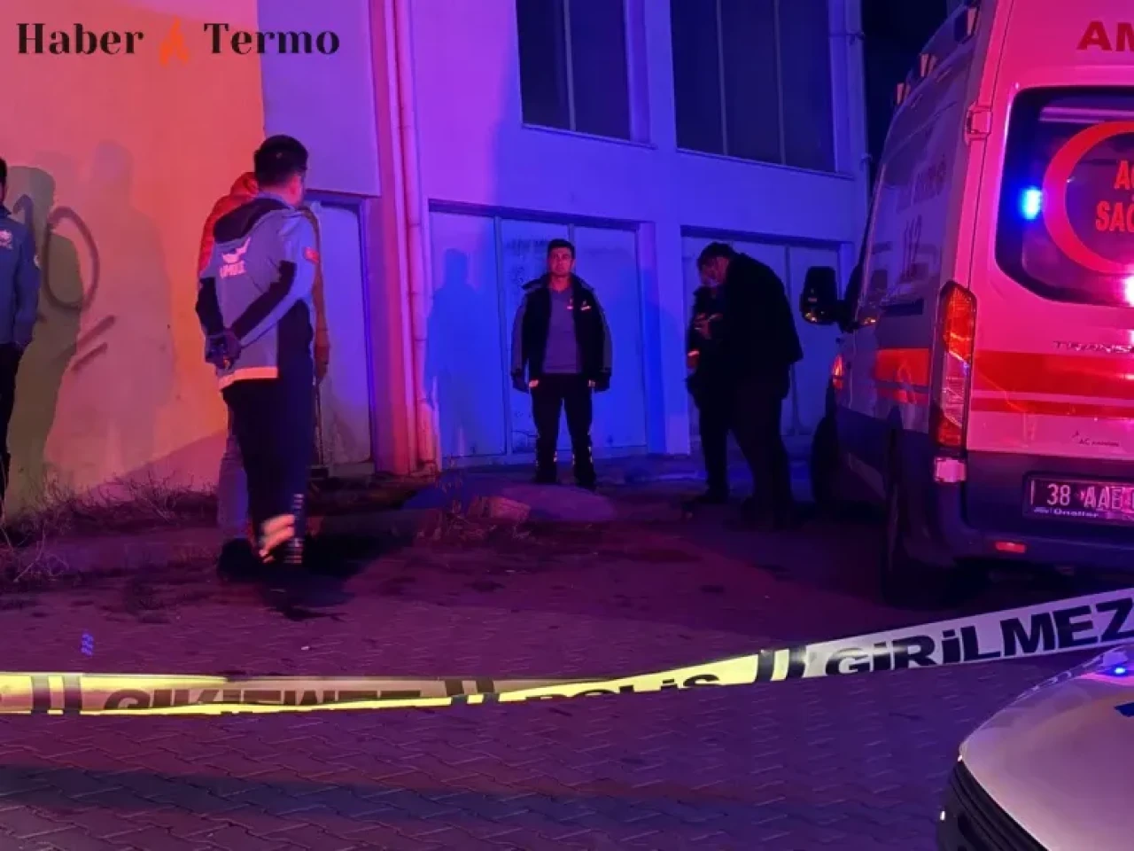 Kayseri'de Balkondan Düşen 14 Yaşındaki Kız Hayatını Kaybetti