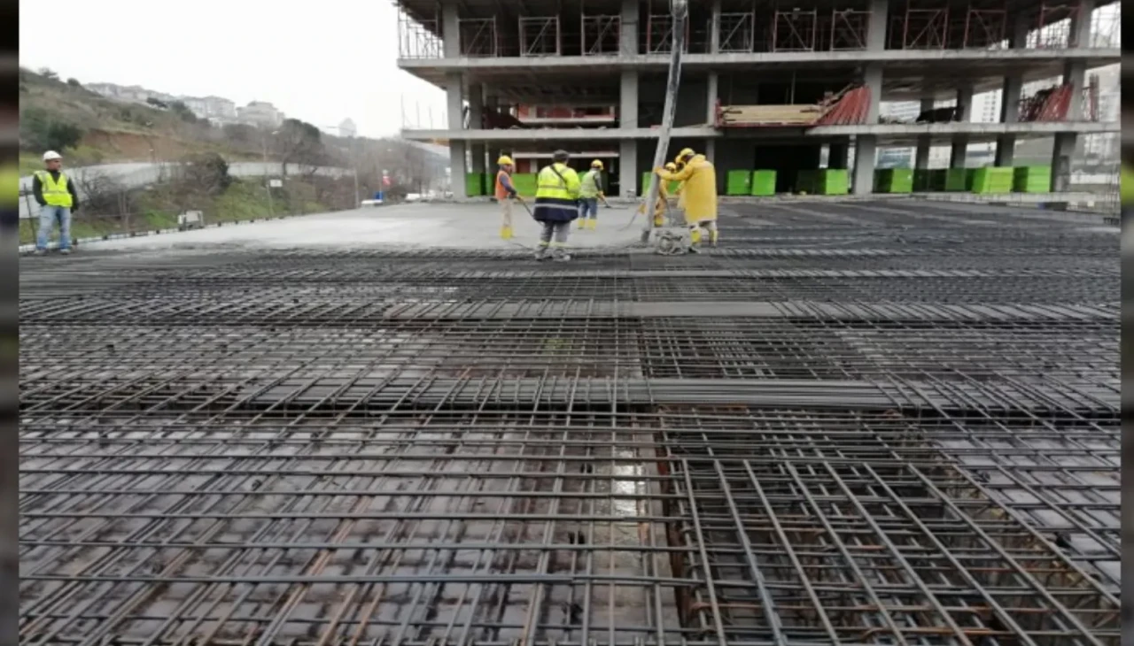 Seferihisar'da mahalle sakinlerini endişelendiren beton santrali!