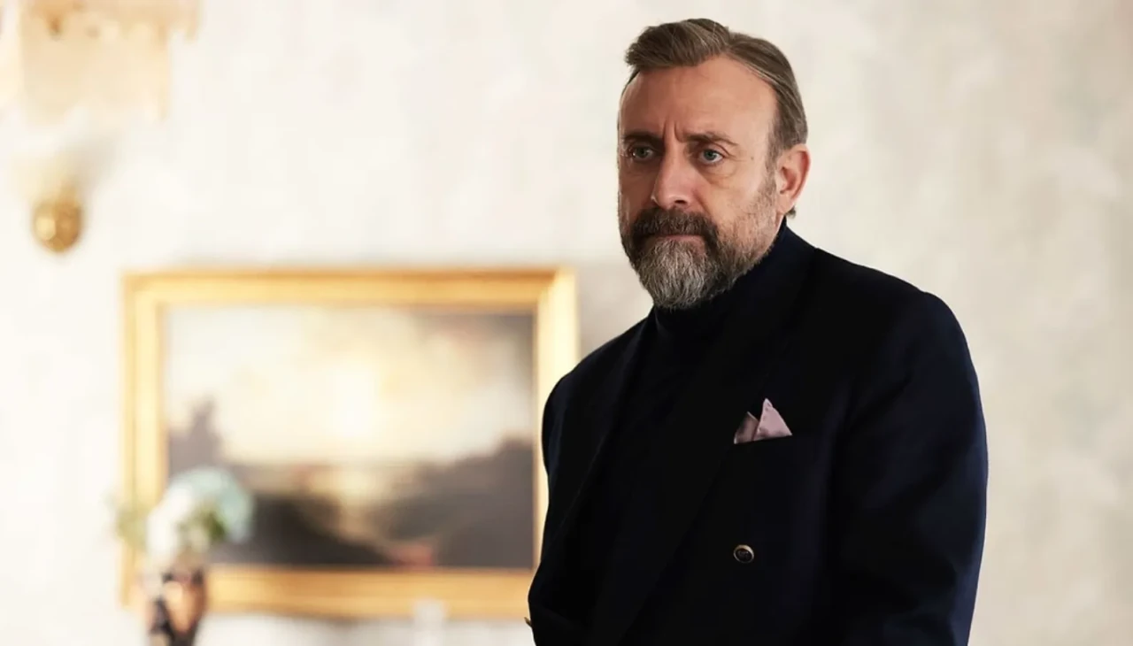 Kral Kaybederse: Halit Ergenç'in Büyüleyici Performansı Olay Yaratıyor