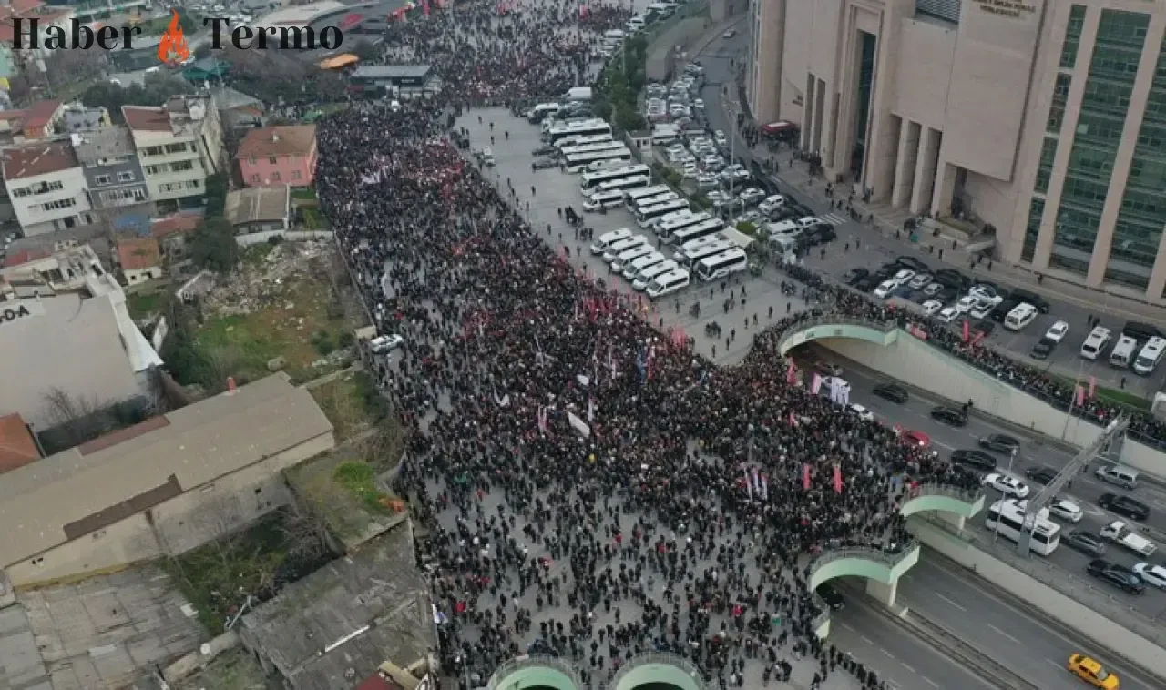 Bursa'da Ekrem İmamoğlu'na Destek protestosuna polis müdahale etti