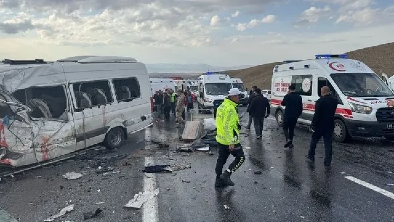 Van'da Kaza sonrası yaşanan acı detay! Tedavi için yola çıkanlar hayatlarını kaybetti