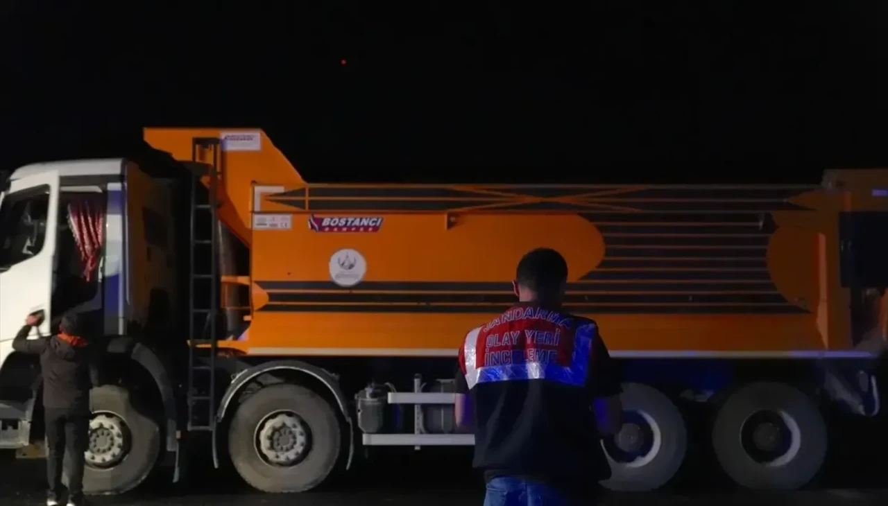 Erzurum Aşkale'de Kamyon İşçilere Çarptı: 5 Kişi Yaralandı!