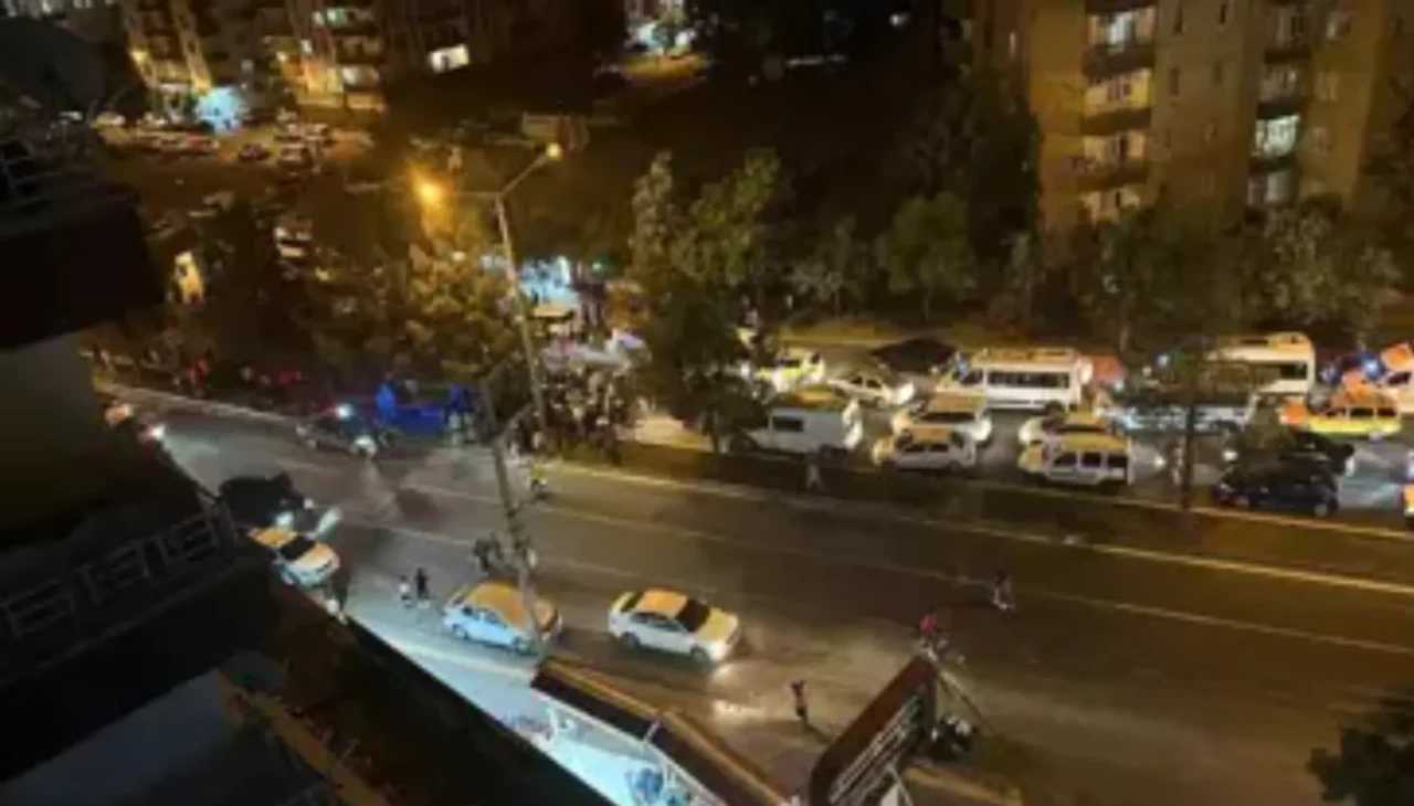 Diyarbakır Bağlar'da feci motosiklet kazası: 3 kişi yaralandı!