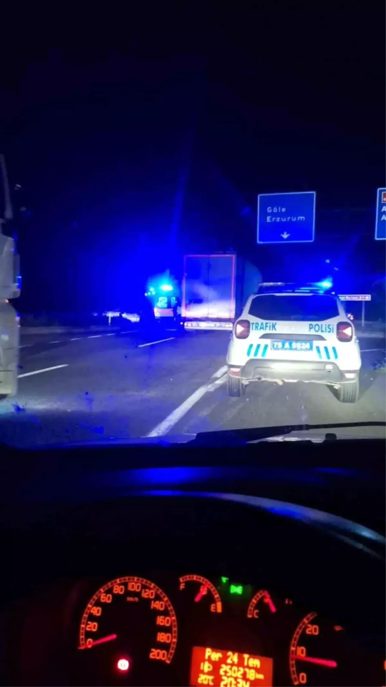 Ardahan'da meydana gelen trafik kazasında 4 kişi yaralandı!