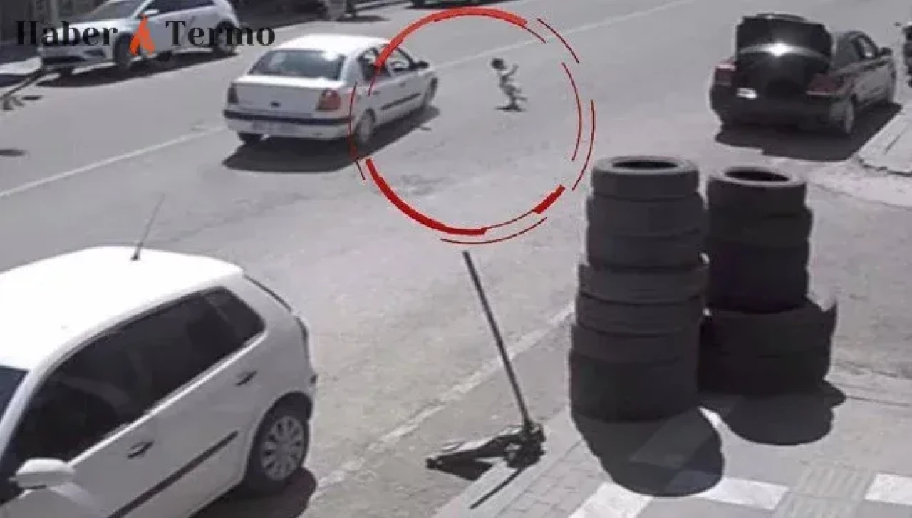Şanlıurfa'da Dehşet Anları: Annesinden Kaçan Çocuğa Araba Çarptı!