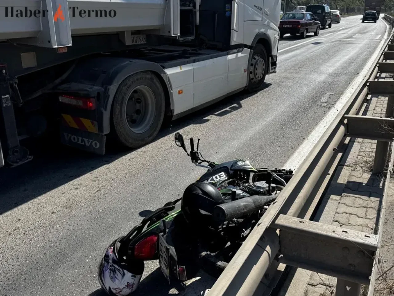 Zonguldak Alaplı'da Çarpıp Kaçma: Motosikletli Yaralandı!