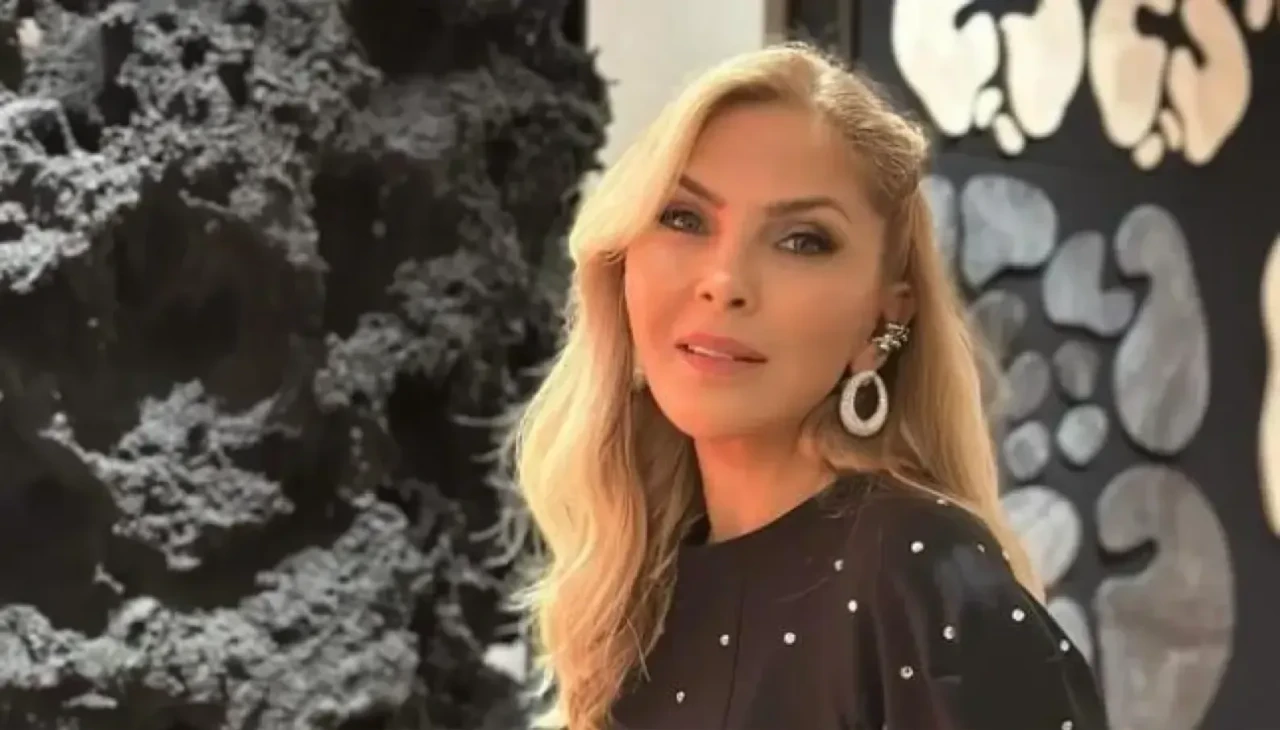 60 Yaşına Giren Arzu Sabancı'nın Gençlik Fotoğrafı Gündem Oldu!