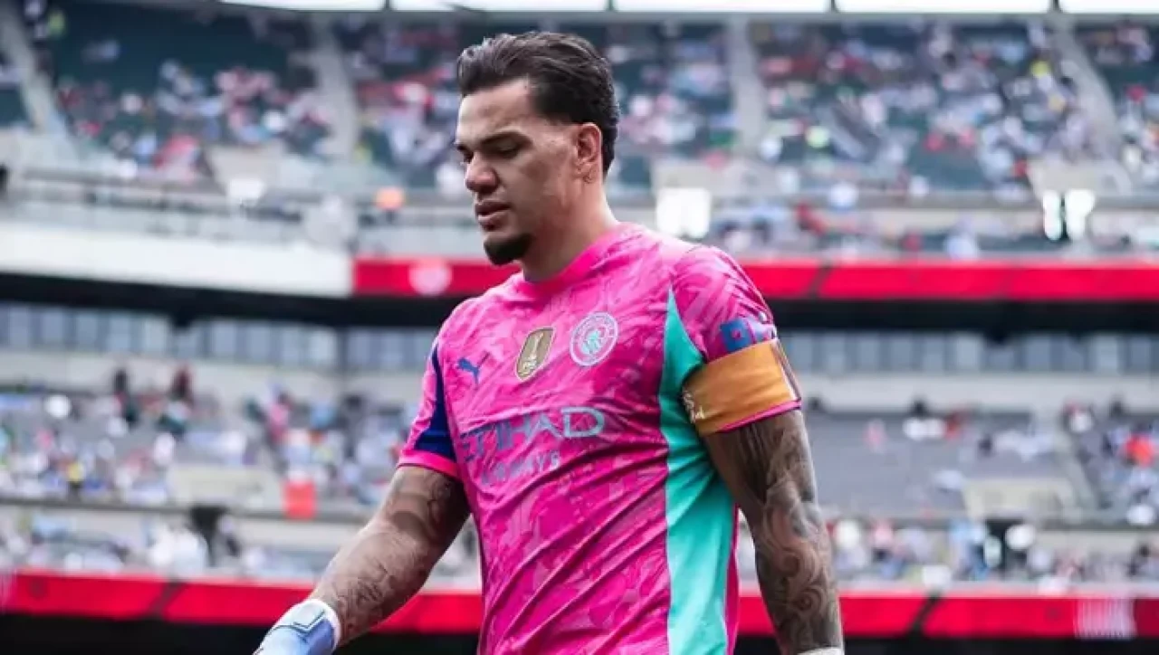 Galatasaray'da Ederson Krizi: Lammens İngiltere'ye Uçtu, Martinez İçin Yeni Teklif