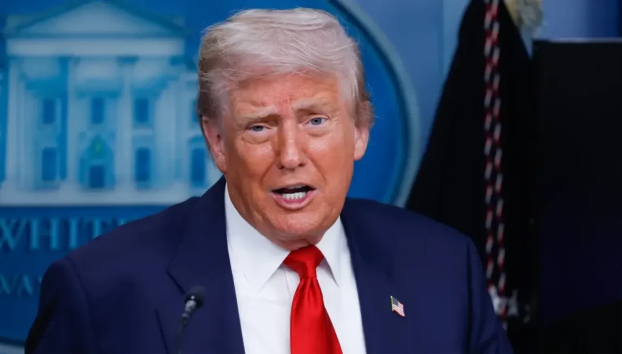 Trump'tan Venezuela'ya Sert Uyarı: "Tehlikeli Uçuş Yaparlarsa Düşürürüz"