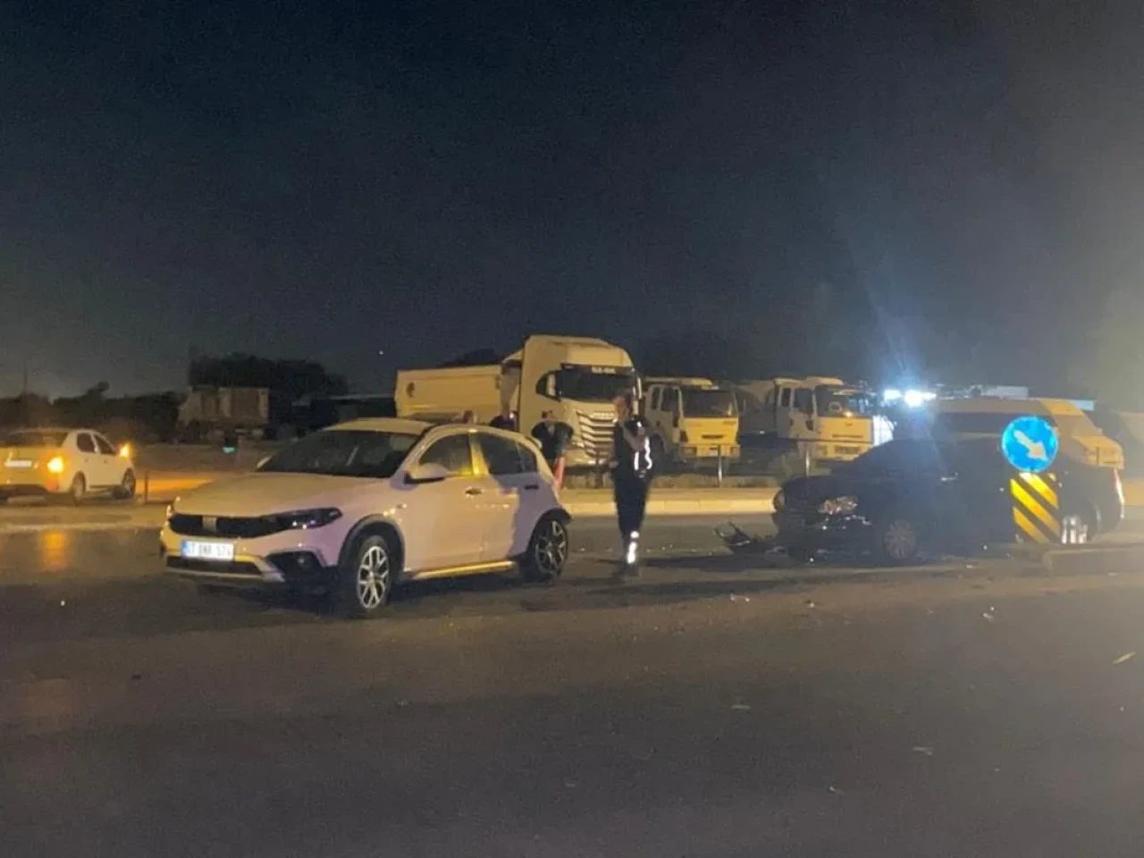 Antalya Serik'te Üç Araçlı Zincirleme Kaza: 5 Kişi Yaralandı!