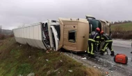 Denizli Buldan'da Şiddetli Yağmur Sonucu TIR Biranda Devrildi!