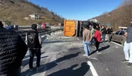 Ordu'da Kil Dolu Kamyon Devrildi - Trafikte Büyük Kargaşa Yaşandı!