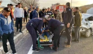 Elazığ'da bir aracın takla atması sonucu sürücü araçta sıkıştı!