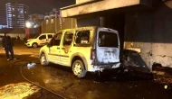 Hatay'da Bodrum Katında Yangın: Park Halindeki Araç Hasar Gördü