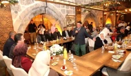 Vali Karakaya, 40 yıldır birlikte olan çiftlerle iftar sofrasında buluştu