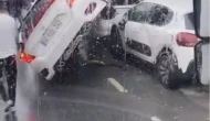 Esenyurt'ta Kaza: Otomobil Park Halindeki Aracın Üzerine Uçtu!