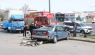 Kayseri'de Otomobil-Kamyonet Çarpışması: 1 Kişi Yaralandı!