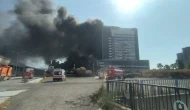İzmir'de Fabrikada Yangın, Hastane Tahliye Ediliyor!