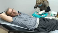 Adana'da Kebapçı Eyüp Davşan Karpuz Keserken Parmak Kesti!