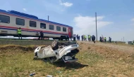 Muş'ta Posta Treni ile Otomobil Çarpıştı Behçet Ardil Yaralandı!