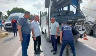 Afyonkarahisar'da Midibüs ve Kamyon Çarpıştı: 7 Kişi Yaralı!