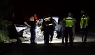 Adana Ceyhan'da araç hurdaya döndü, 4 kişi yaralandı!