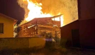 Kastamonu'da Yangın: Samanlık Küle Döndü, 3 Ev Kurtarıldı!
