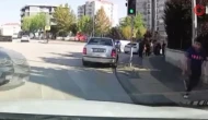 Ankara'da Kontrolden Çıkan Otomobil Lise Duvarına Çarptı: Öğrenci Son Anda Ölümden Kurtuldu!