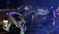 Çivril'de Feci Kaza: Otomobil TIR'a Çarptı, 2 Kişi Hayatını Kaybetti