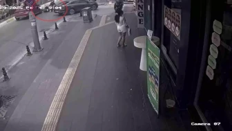 Antalya Manavgat'ta Motosiklete Çarpan Sürücü Olay Yerinden Kaçtı!