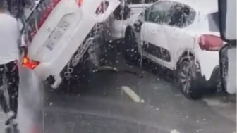 Esenyurt'ta Kaza: Otomobil Park Halindeki Aracın Üzerine Uçtu!