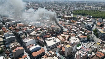 Denizli'de 3 Katlı İş Yerinde Çıkan Yangın Paniğe Neden Oldu!