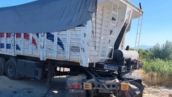 Adıyaman Gölbaşı'nda TIR ve Beton Mikseri Çarpıştı!