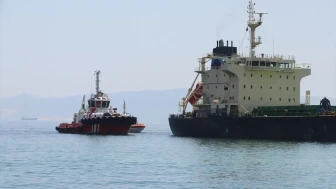 Tekirdağ Şarköy'de Karaya Oturan Gemiye Kurtarma Çalışması!