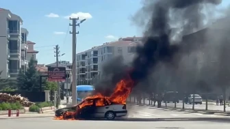 Aksaray'da Felaket Yangın, Araç Seyir Halinde Alev Alev Yandı!
