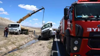 Nevşehir'de Beton Mikseri Feci Şekilde Şarampole Devrildi!