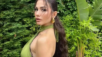 Demet Özdemir, Havuz Kenarında Güneşin Keyfini Çıkardı!